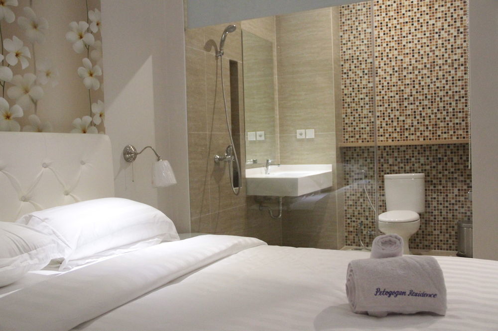 เปโตโกกัน เรสซิเดนซ์ Hotel Mencil ภายนอก รูปภาพ