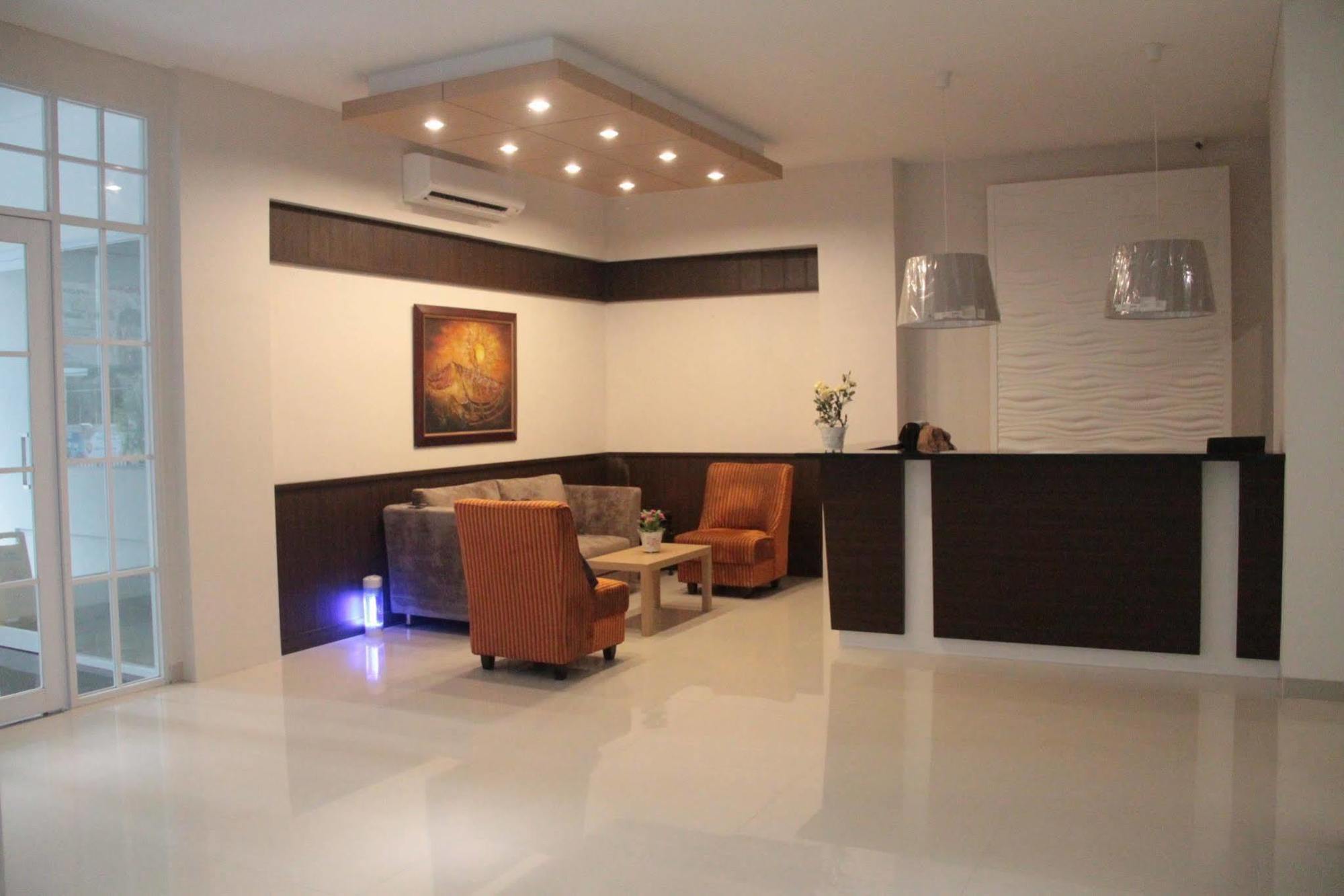 เปโตโกกัน เรสซิเดนซ์ Hotel Mencil ภายนอก รูปภาพ